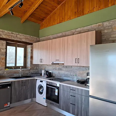 Bellevia Stone Pool Kouvelles