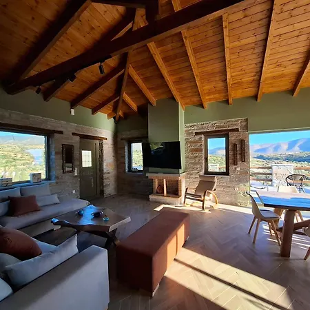 Bellevia Stone Pool * Kouvelles