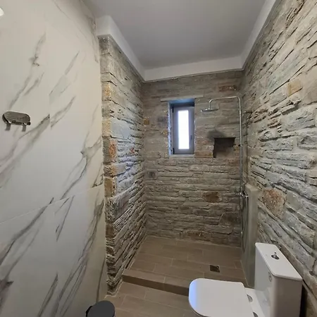 Bellevia Stone Pool Kouvelles